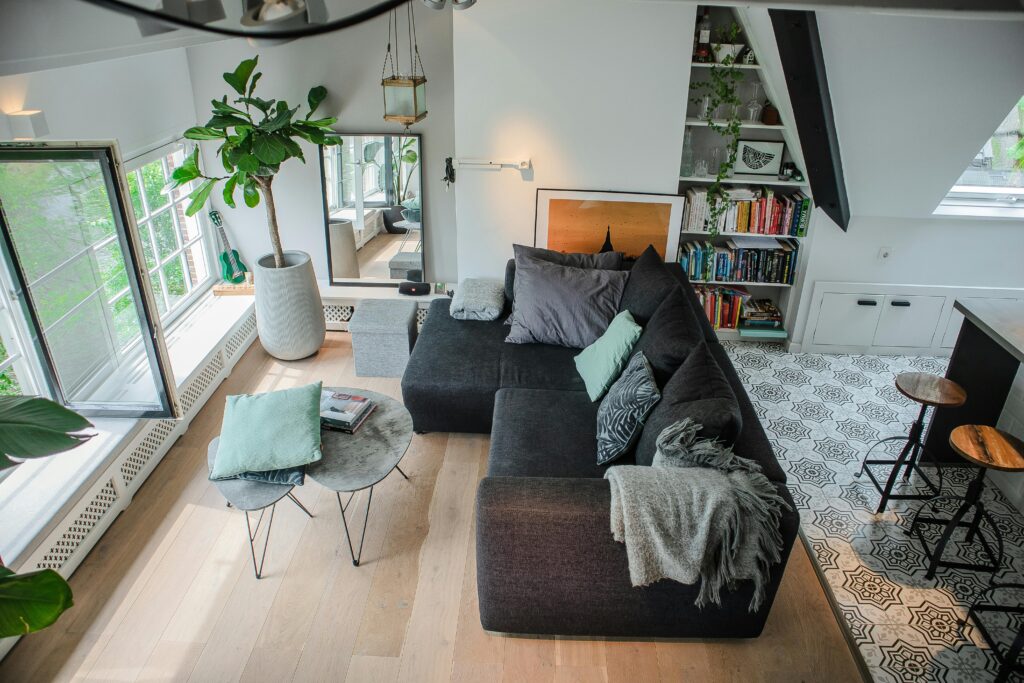 Daily cleaning checklist for busy homes