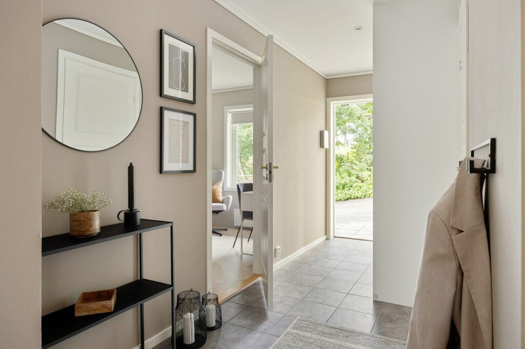 store entryway organization baskets