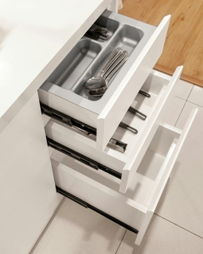 Kitchen drawer dividers for utensils